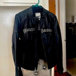 Women’s medium Harley jacket. Rarely worn.